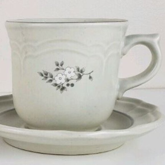 Mug Coffee Cup and Saucer 2 Pfaltzgraff USA Heirloom Wedding Flowers Design - Picture 1 of 4